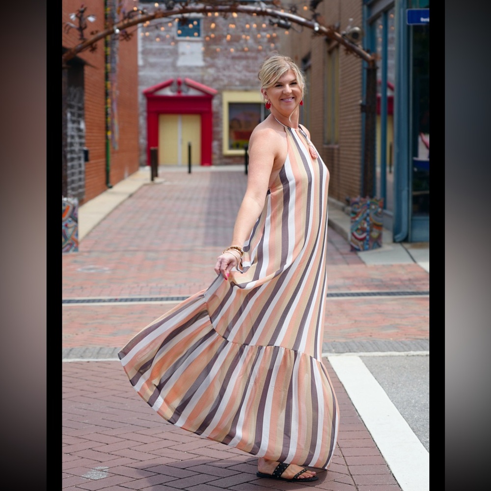 Main Strip Size Medium Boutique Striped Halter‎ Dress Lined Ultra Low Back
